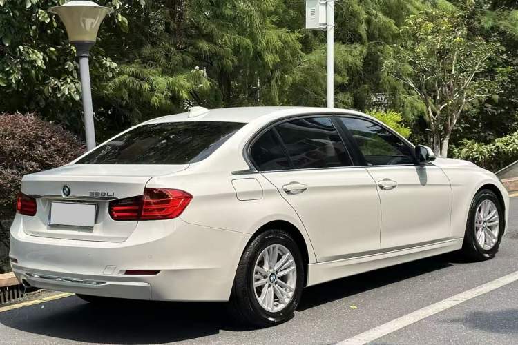 Used BMW 3 Series 2015 320Li Luxury Edition Fashion Model Rear Right 45 Deg