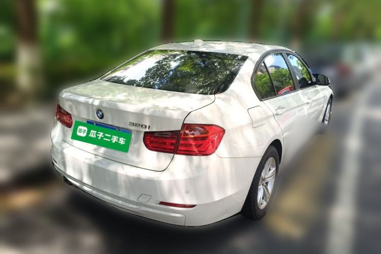 Used BMW 3 Series 2015 320i Luxury Line Stylish Edition Rear Right 45 Deg
