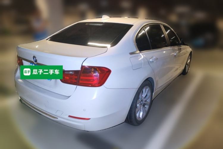 Used BMW 3 Series 2015 316Li Fashion Model Rear Right 45 Deg