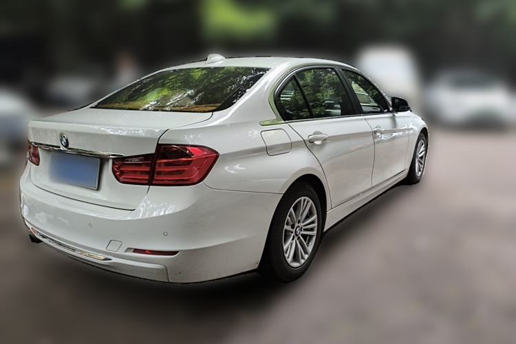 Used BMW 3 Series 2015 316Li Fashion Model Rear Right 45 Deg