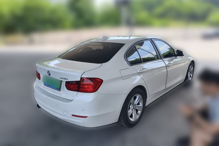 Used BMW 3 Series 2015 320i Luxury Line Stylish Edition Rear Right 45 Deg