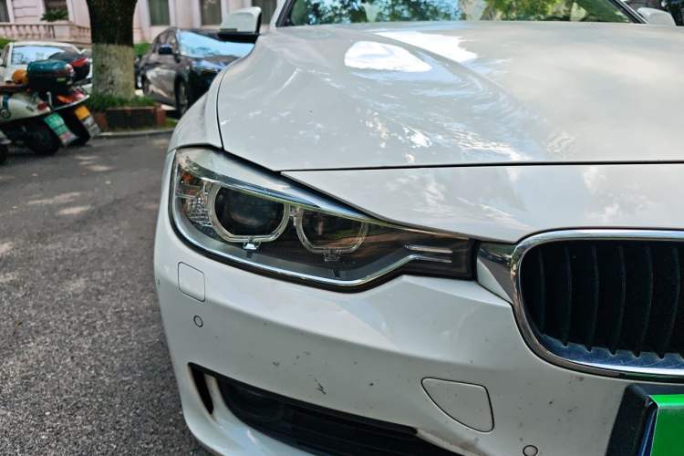 Used BMW 3 Series 2015 320i Luxury Line Stylish Edition Right Front Headlight