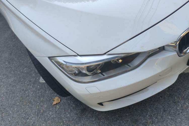 Used BMW 3 Series 2015 320i Luxury Line Stylish Edition Right Front Headlight