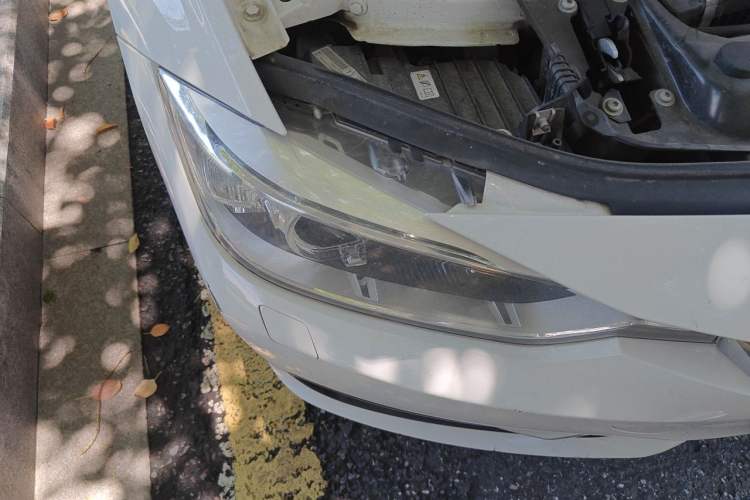 Used BMW 3 Series 2015 316i Sport Design Package Right Front Headlight