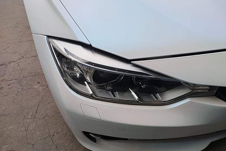 Used BMW 3 Series 2015 320Li Fashion Model Right Front Headlight