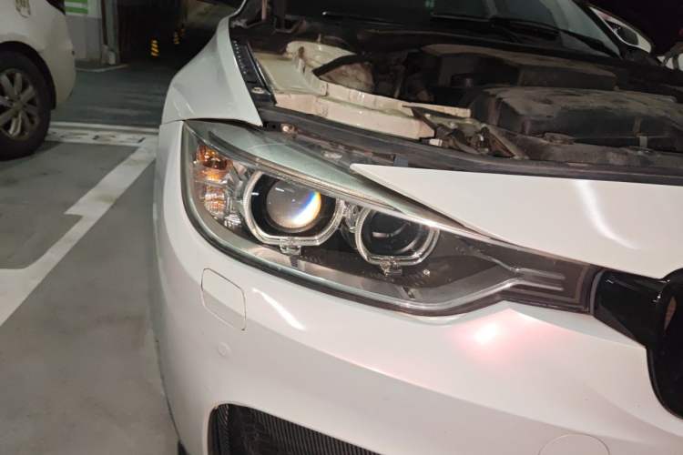 Used BMW 3 Series 2015 320i Luxury Line Stylish Edition Right Front Headlight