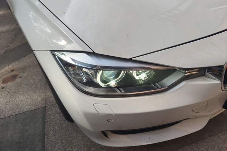 Used BMW 3 Series 2015 320i Luxury Line Stylish Edition Right Front Headlight
