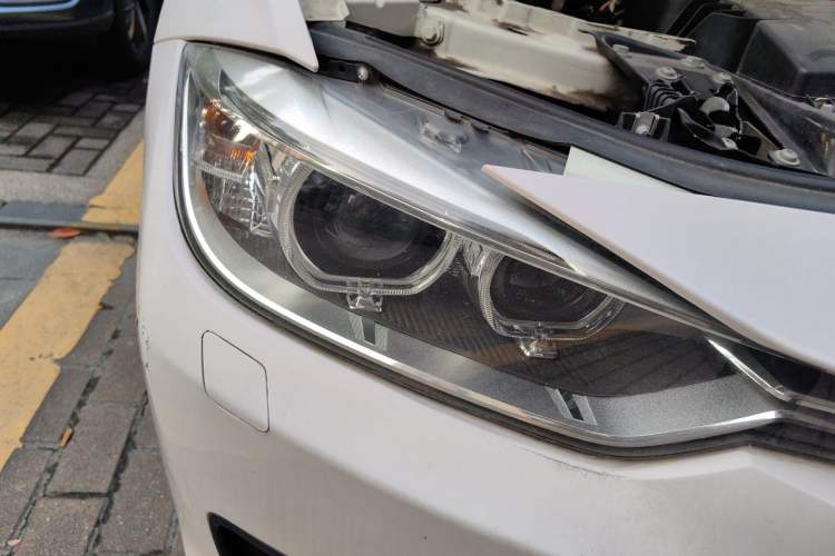 Used BMW 3 Series 2015 320i Luxury Edition Sports Design Package Right Front Headlight
