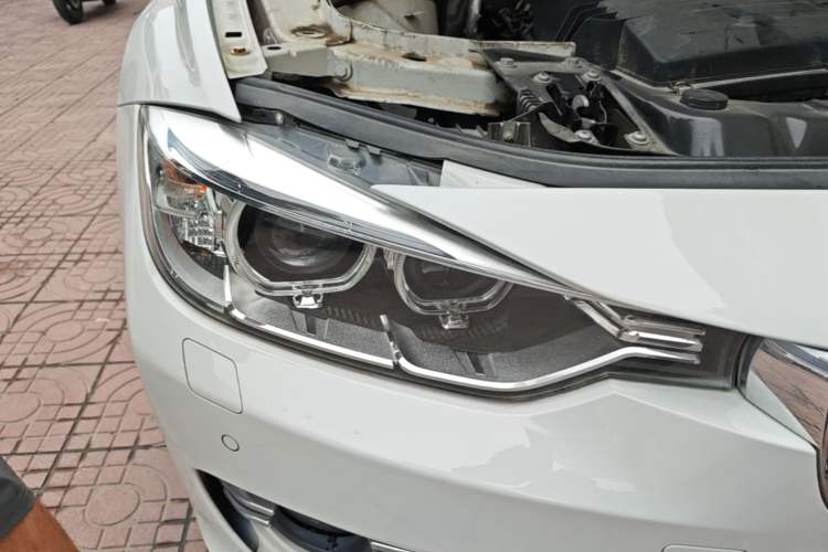 Used BMW 3 Series 2015 320Li Luxury Design Package Premium Edition Right Front Headlight