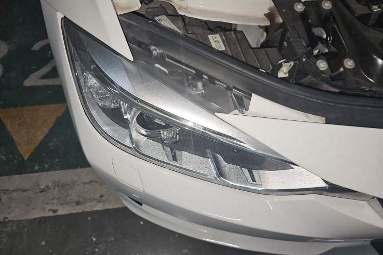 Used BMW 3 Series 2015 320Li Luxury Design Package Right Front Headlight
