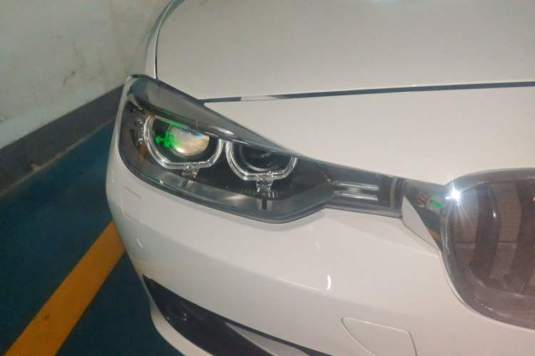 Used BMW 3 Series 2015 320i Luxury Edition Sports Design Package Right Front Headlight