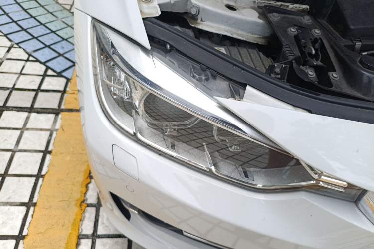 Used BMW 3 Series 2015 320Li Luxury Edition Fashion Model Right Front Headlight