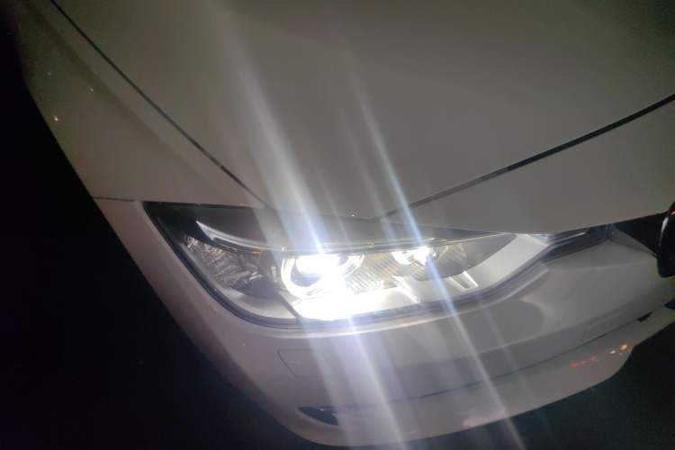 Used BMW 3 Series 2015 320Li Luxury Design Package Premium Edition Right Front Headlight