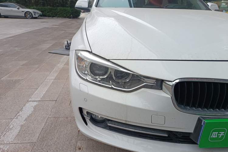 Used BMW 3 Series 2015 328Li Fashion Model Right Front Headlight
