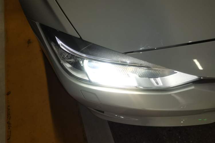 Used BMW 3 Series 2015 320Li Luxury Edition Fashion Model Right Front Headlight