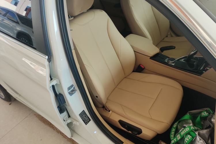 Used BMW 3 Series 2015 316Li Fashion Model Right Front Seat