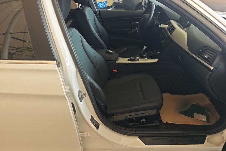 Used BMW 3 Series 2015 320Li Fashion Model Right Front Seat