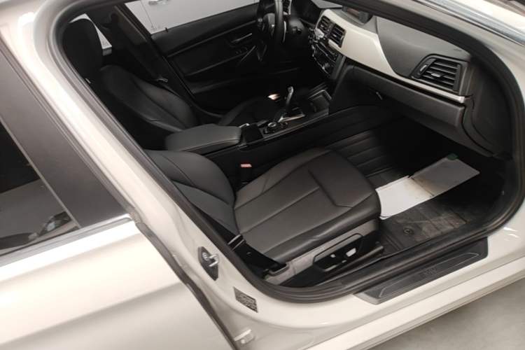 Used BMW 3 Series 2015 320Li Luxury Edition Fashion Model Right Front Seat