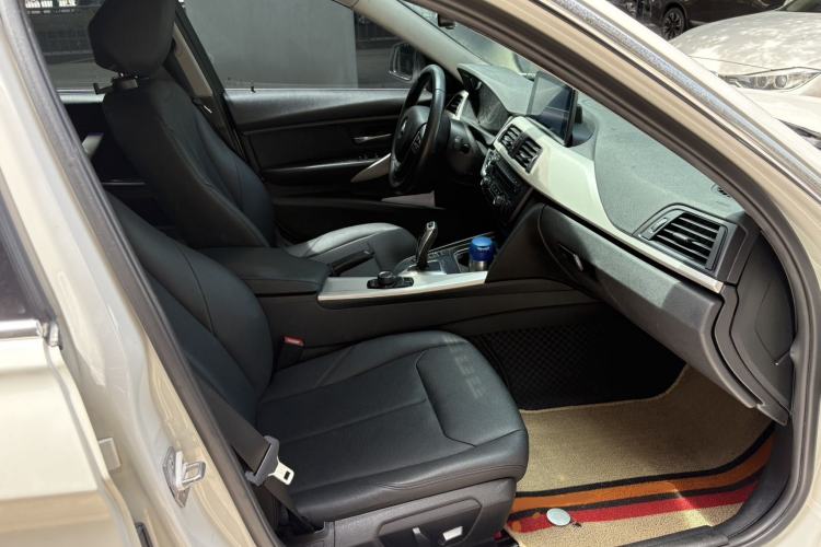 Used BMW 3 Series 2015 316Li Fashion Model Right Front Seat