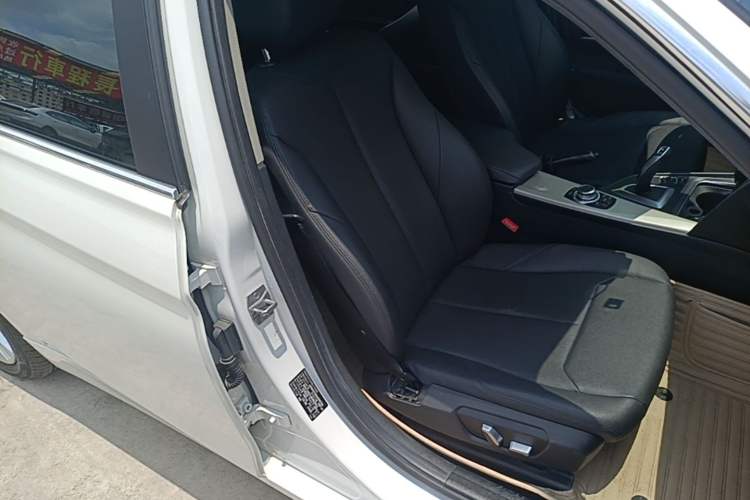 Used BMW 3 Series 2015 320Li Luxury Edition Fashion Model Right Front Seat