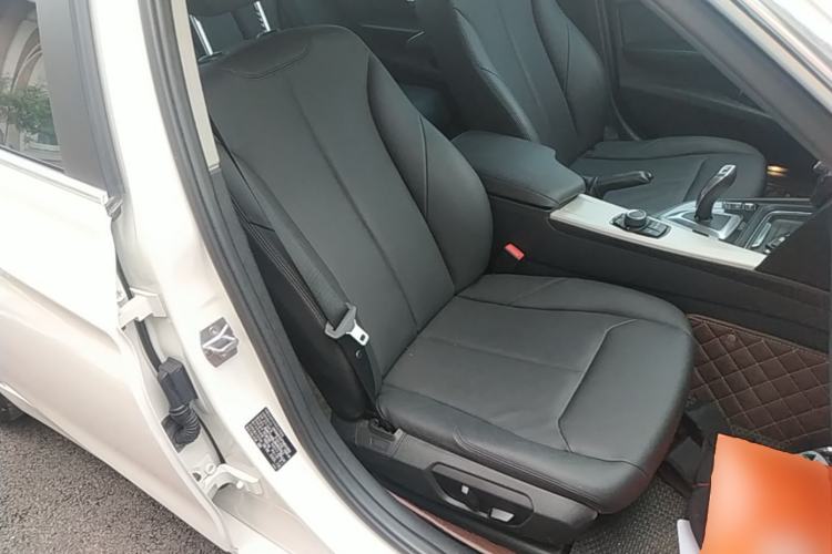 Used BMW 3 Series 2015 316Li Fashion Model Right Front Seat