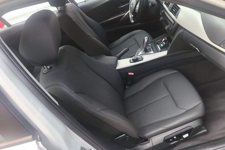 Used BMW 3 Series 2015 320i Luxury Line Stylish Edition Right Front Seat