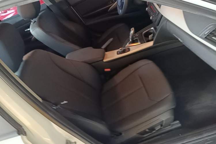 Used BMW 3 Series 2015 320i Active Edition Right Front Seat