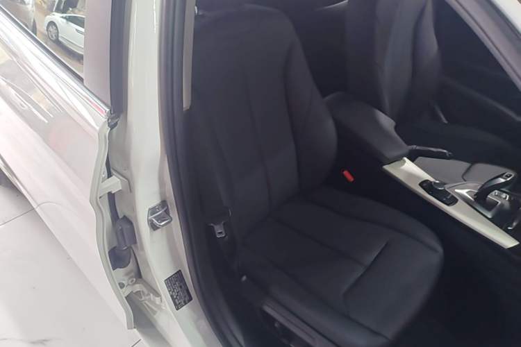 Used BMW 3 Series 2015 316Li Fashion Model Right Front Seat