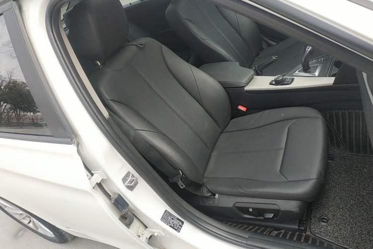 Used BMW 3 Series 2015 316i Active Edition Right Front Seat