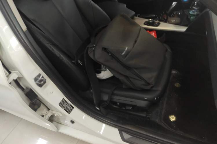 Used BMW 3 Series 2015 320Li Luxury Edition Fashion Model Right Front Seat