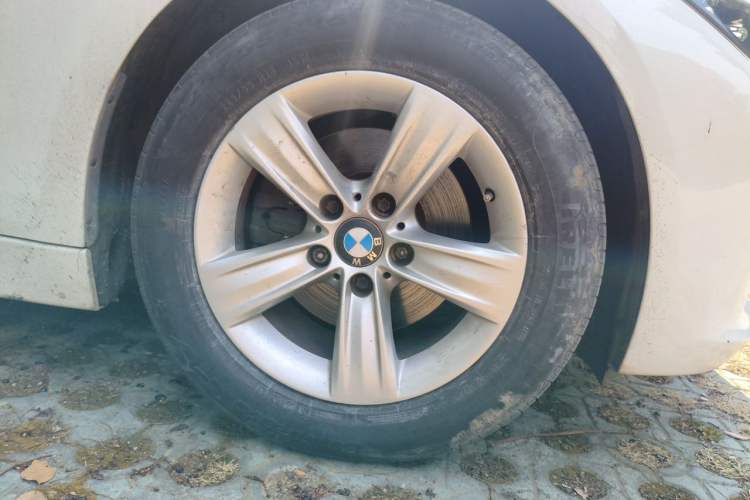 Used BMW 3 Series 2015 320i Active Edition Right Front Wheel Hub