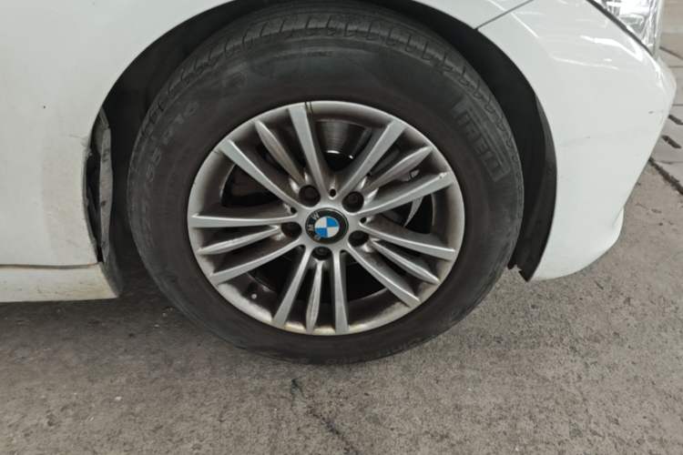 Used BMW 3 Series 2015 320Li Luxury Edition Fashion Model Right Front Wheel Hub