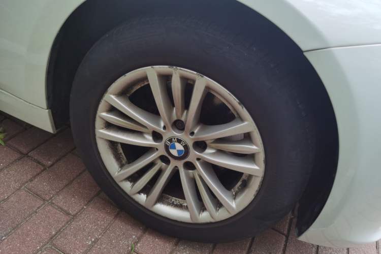 Used BMW 3 Series 2015 316Li Fashion Model Right Front Wheel Hub