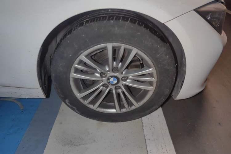 Used BMW 3 Series 2015 320Li Fashion Model Right Front Wheel Hub