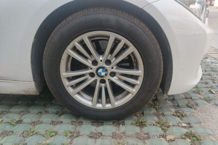 Used BMW 3 Series 2015 320Li Luxury Edition Fashion Model Right Front Wheel Hub