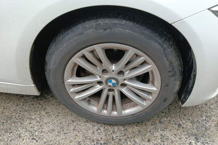 Used BMW 3 Series 2015 316Li Fashion Model Right Front Wheel Hub