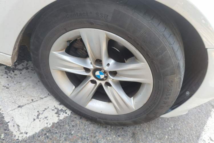 Used BMW 3 Series 2015 320i Luxury Line Stylish Edition Right Front Wheel Hub