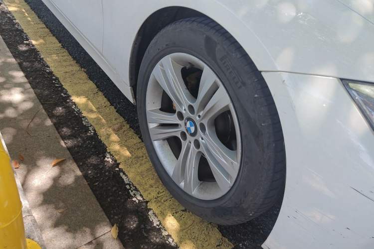 Used BMW 3 Series 2015 316i Sport Design Package Right Front Wheel Hub