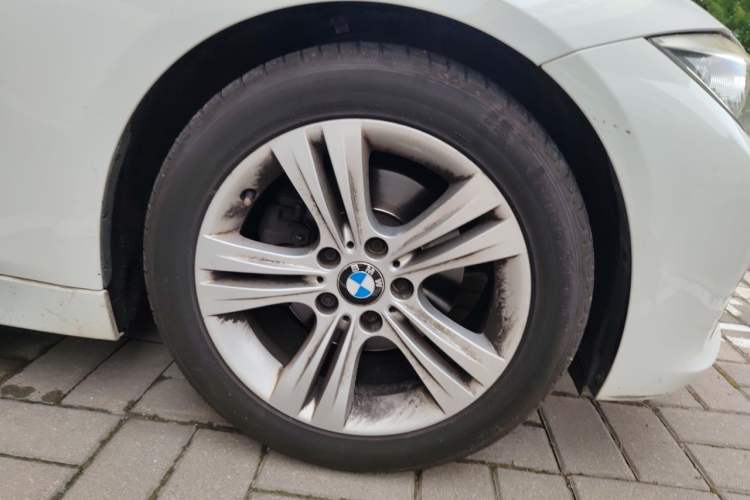 Used BMW 3 Series 2015 328i Sport Design Package Right Front Wheel Hub