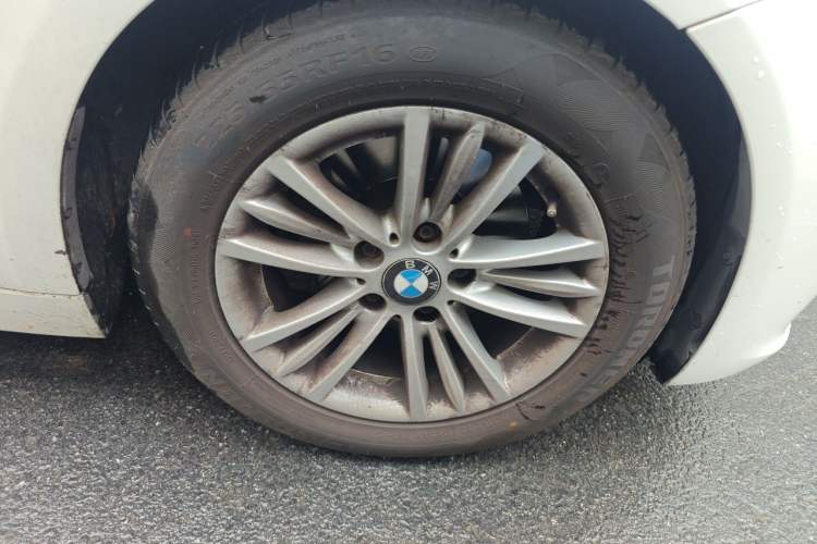 Used BMW 3 Series 2015 320Li Luxury Edition Fashion Model Right Front Wheel Hub