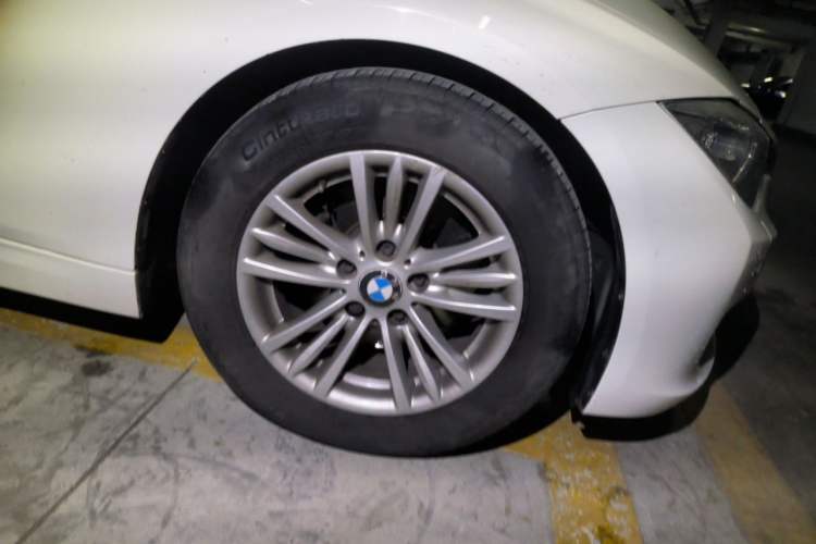 Used BMW 3 Series 2015 320Li Luxury Edition Fashion Model Right Front Wheel Hub