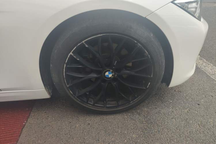 Used BMW 3 Series 2015 320Li Fashion Model Right Front Wheel Hub