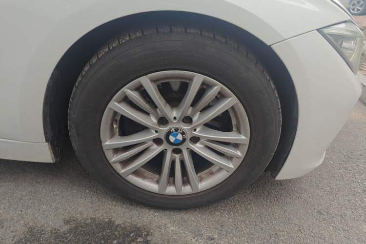 Used BMW 3 Series 2015 320Li Fashion Model Right Front Wheel Hub