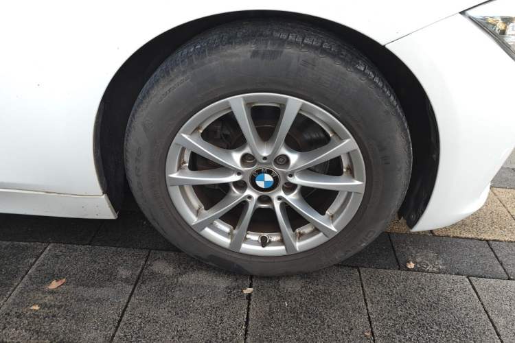 Used BMW 3 Series 2015 316i Active Edition Right Front Wheel Hub