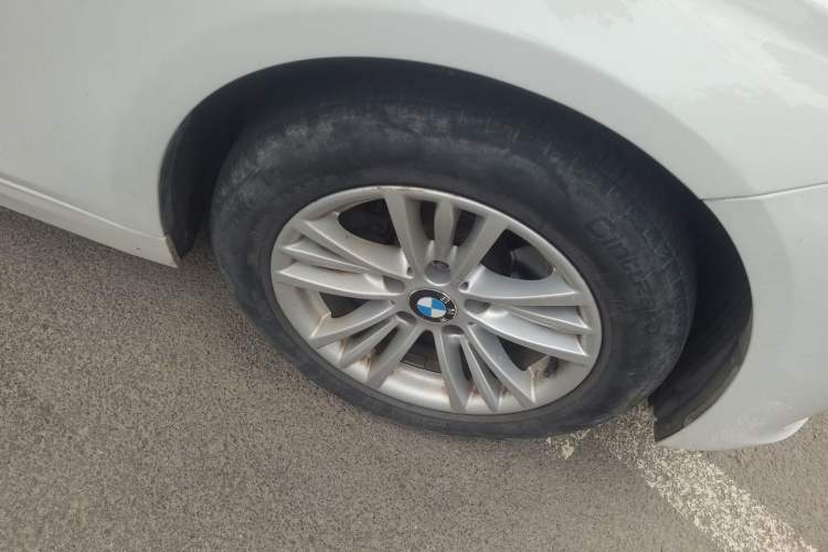 Used BMW 3 Series 2015 316Li Fashion Model Right Front Wheel Hub