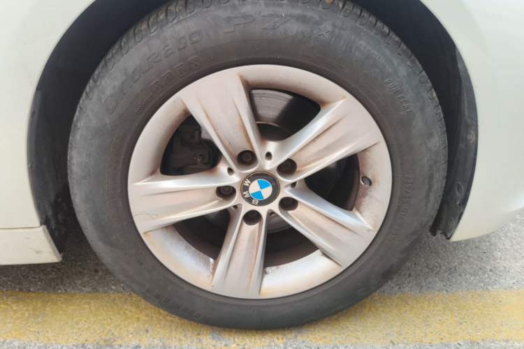 Used BMW 3 Series 2015 320i Luxury Line Stylish Edition Right Front Wheel Hub
