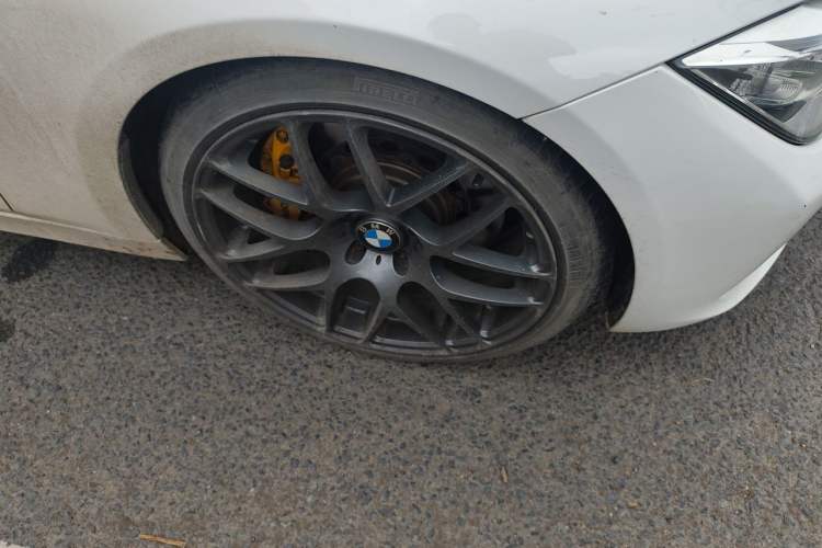 Used BMW 3 Series 2015 316i Active Edition Right Front Wheel Hub
