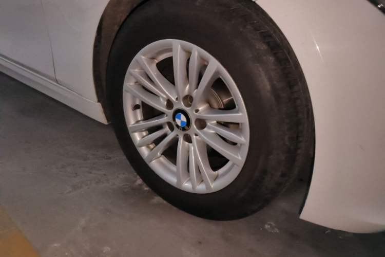 Used BMW 3 Series 2015 320Li Luxury Edition Fashion Model Right Front Wheel Hub