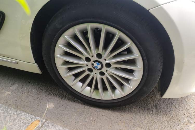 Used BMW 3 Series 2015 320Li Luxury Design Package Right Front Wheel Hub