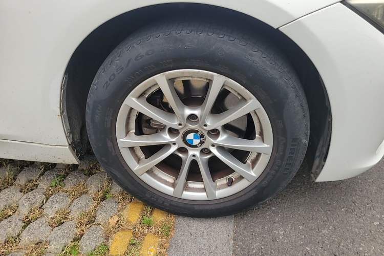 Used BMW 3 Series 2015 316i Active Edition Right Front Wheel Hub